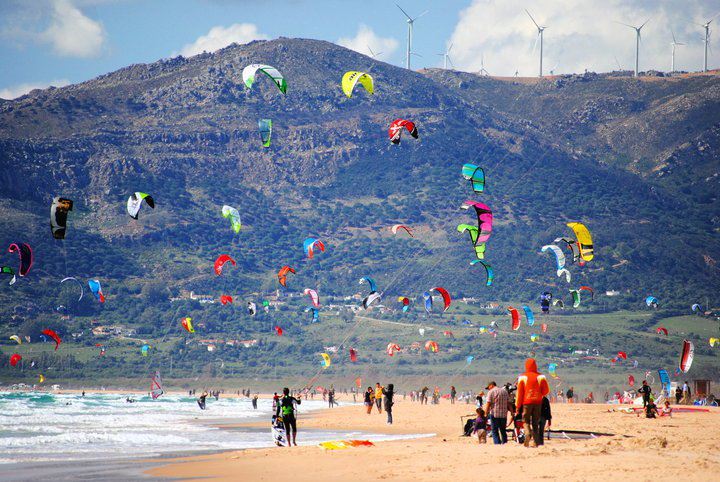 tarifa kitesurfing playas en espana con fiesta
